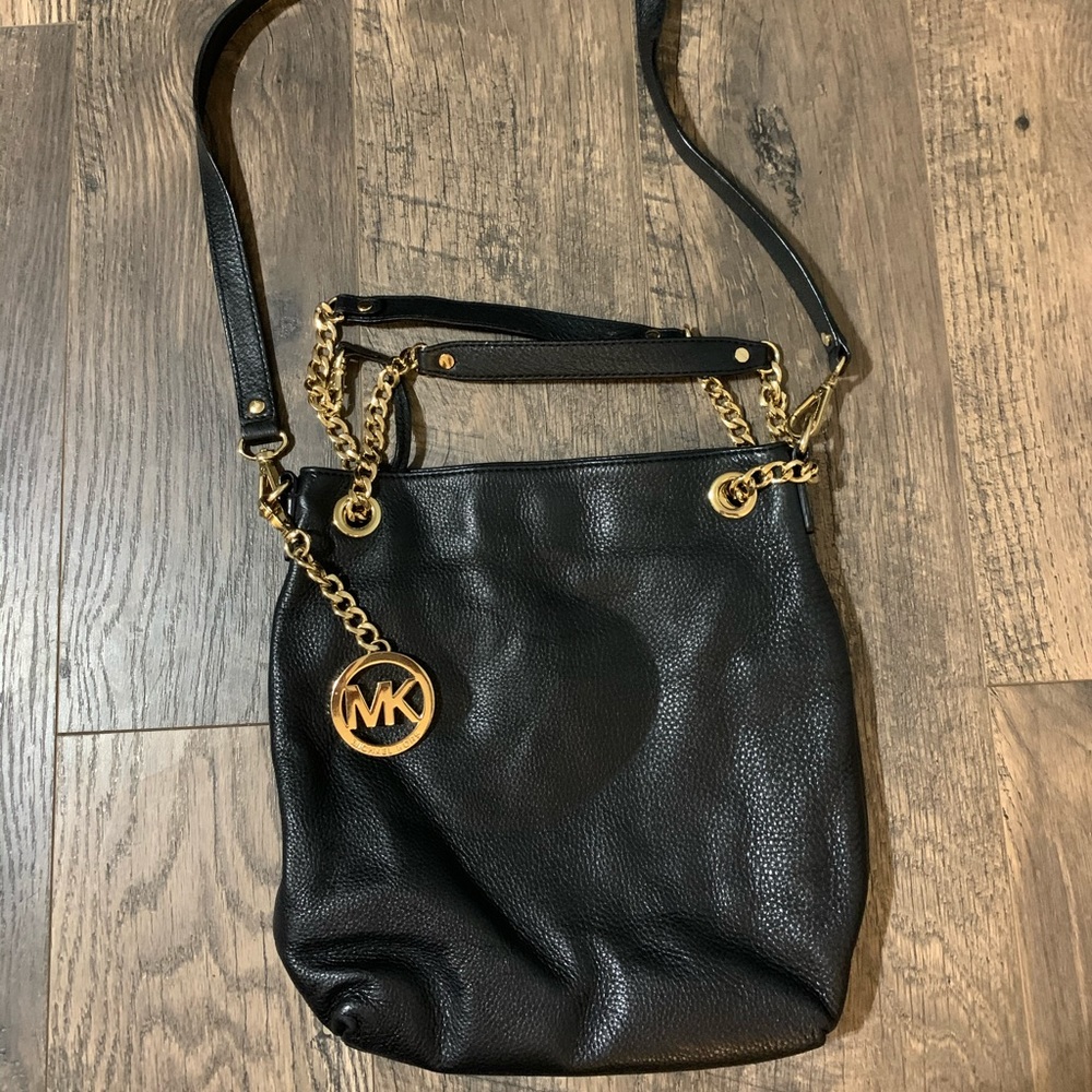 Small black leather Michael Kors purse
